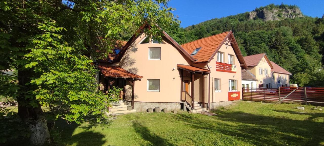 Olt-Part Vendeghaz Hotel BaileTusnad Exterior photo